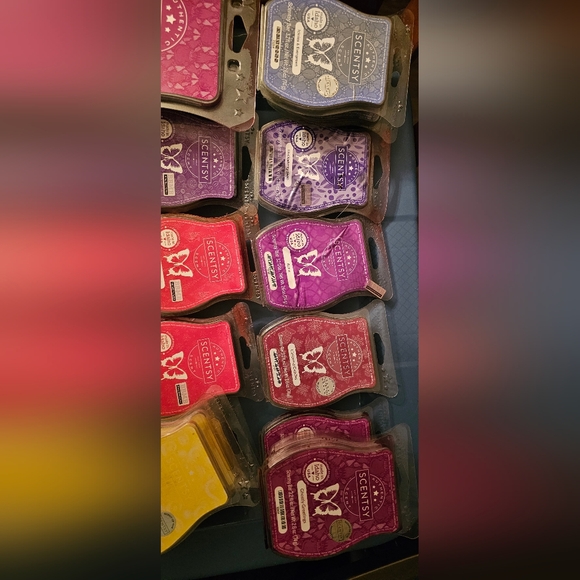 SCENTSY WAXES - Picture 4 of 6